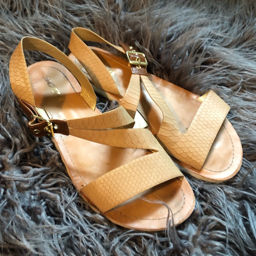 Size 9 Women’s Sandals